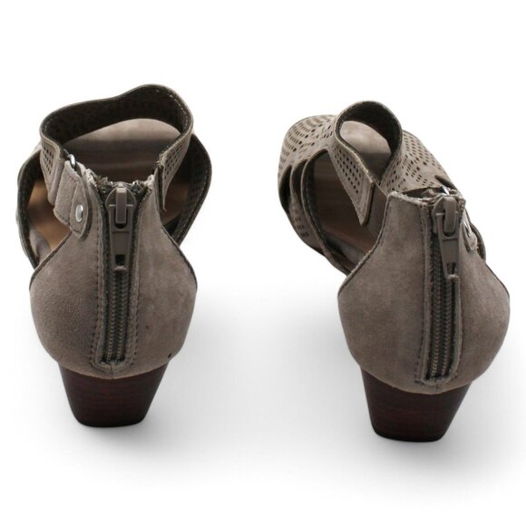 Bella Vita Quinby Chop Out Wedge Sandals (Women) - Picture 7 of 7